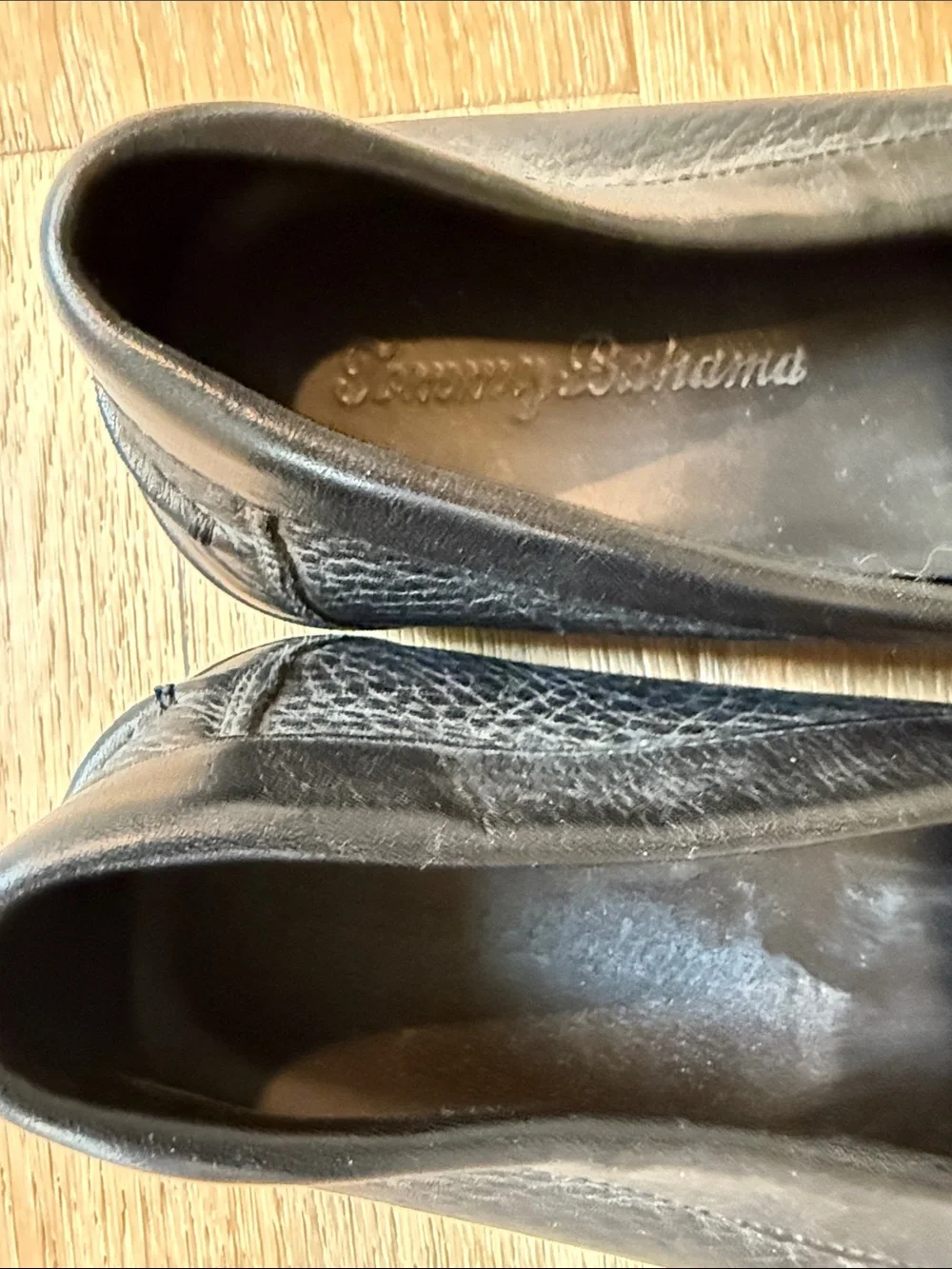 Tommy Bahama Men's Black Leather Slip-On Loafers size 10.5